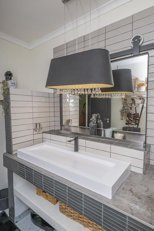 7 Bedroom Property for Sale in Somerset West Western Cape